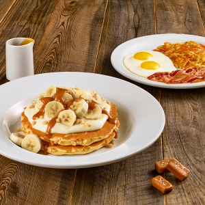 salted-caramel-and-banana-pancake-break-fast